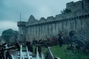 Chateau médiéval écossais servant de décor pour la prison d'Ardsmuir. - Outlander saison 3