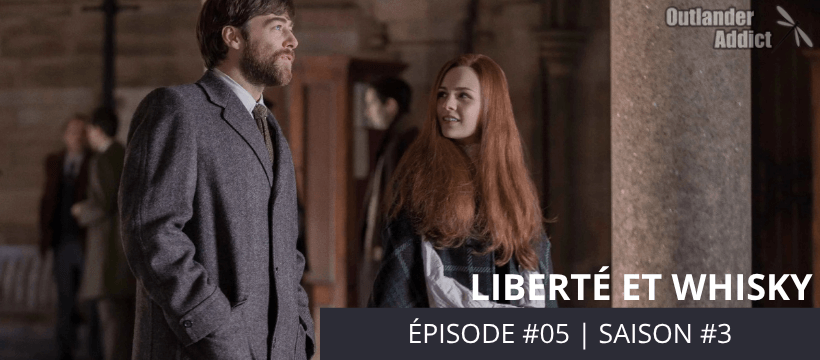 Brianna discute avec Roger sous le cloître de l'université d'Harvard. - Outlander saison 3 épisode 5.